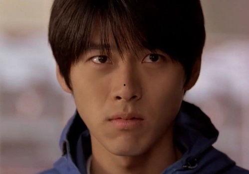 玄彬妈妈年轻照片,岁月流转，美丽依旧