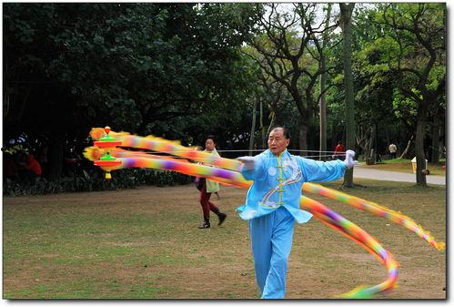 空竹达人周天个人资料,传承与创新，空中舞者的传奇人生